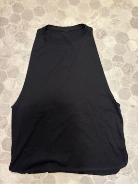 Black Sleeveless Muscle Tank Top